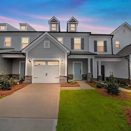 Gorgeous New Townhome/Charlotte! エクステリア 写真