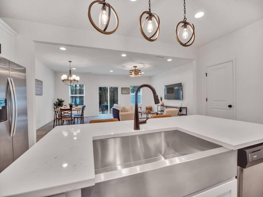 Gorgeous New Townhome/Charlotte! エクステリア 写真